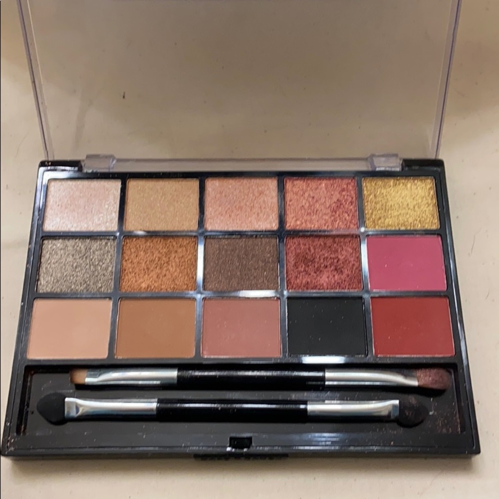 Hard candy look pro eye shadow palette
